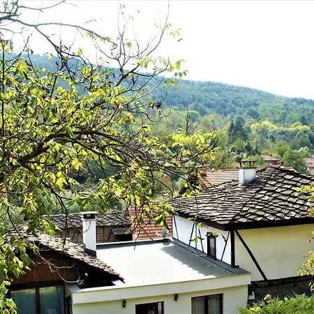 Landsted Hadjigabarevata Kashta Dŭlbok Dol