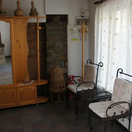 Hadjigabarevata Kashta * Dŭlbok Dol