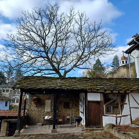 Hadjigabarevata Kashta * Dŭlbok Dol