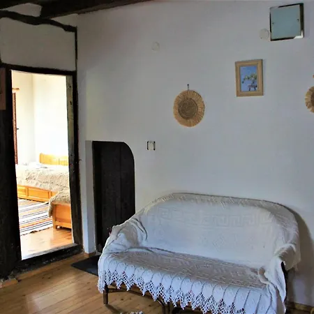 Hadjigabarevata Kashta * Dŭlbok Dol