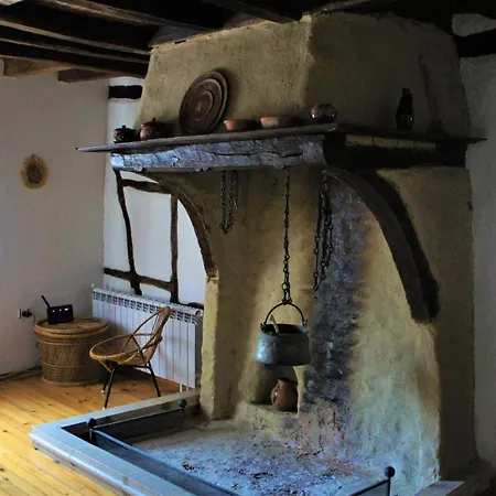 Landsted Hadjigabarevata Kashta Dŭlbok Dol