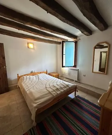 Hadjigabarevata Kashta * Dŭlbok Dol