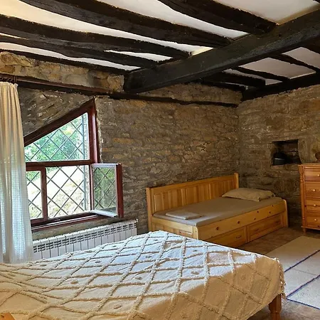 Hadjigabarevata Kashta Landsted Dŭlbok Dol