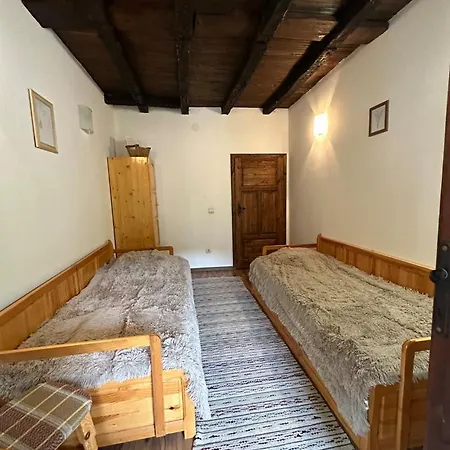 Hadjigabarevata Kashta בית כפרי *