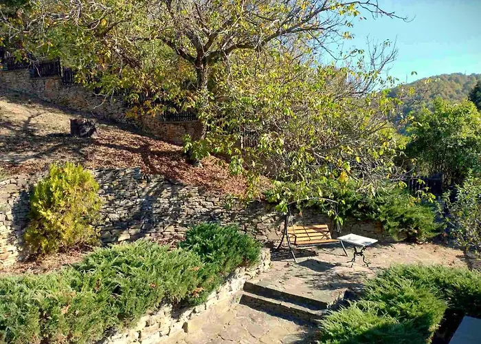 Hadjigabarevata Kashta * Dŭlbok Dol