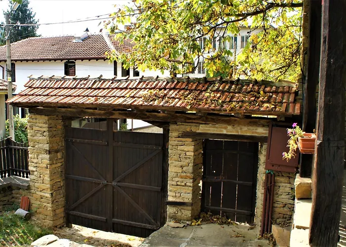 Hadjigabarevata Kashta Dŭlbok Dol